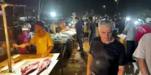 Hormuz, i pescatori iraniani tornano in mare tra relitti e paura