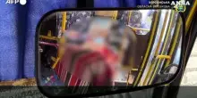 Ucraina, droni russi colpiscono un bus a Kherson: almeno 4 morti