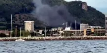 Incendio all'ospedale di Salerno, le immagini della colonna di fumo