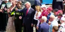 Giro d'onore per Trump e Melania prima del gran premio Indycar a Washington