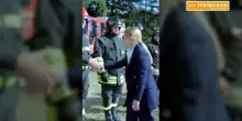 Meloni ad Amatrice "Grazie per l'accoglienza", un anziano si commuove