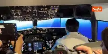 Salvini prova il simulatore di volo del Boeing 737 dell'Enac al Meeting di Rimini