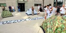 Campi Flegrei, protesta con tende davanti al Consiglio della Campania