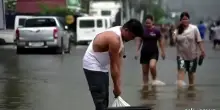 Filippine, strade sommerse a Pampanga: "Non resta pi&ugrave; nulla"