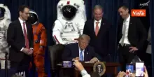 Trump firma ordine esecutivo a Houston per creare US Space Academy
