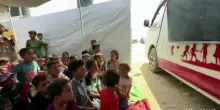 Gaza, un'ambulanza colpita diventa il "Bus dei sogni" per i bambini