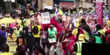 Londra, il Carnevale di Notting Hill compie 60 anni: la sfilata tra musica e colori