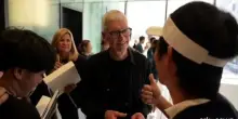 Finisce l'era Tim Cook in Apple, il nuovo Ceo &egrave; John Ternus