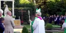 Papa: mettiamo 'modalit&agrave; silenziosa' per ascoltare melodia del Creato