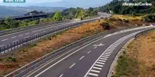 Follia in A1, il video dell'auto contromano per 50 Km
