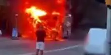 Bus esploso in via Bellaria a Bologna: il video