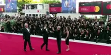 A Venezia l'eleganza di Marion Cotillard, Georgina, Maggie Gyllenhaal
