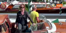 Venezia 83, Monica Guerritore arriva al Lido per la Mostra del Cinema