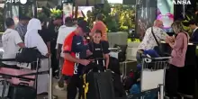 Eruzione in Indonesia, prolungata la chiusura di quattro aeroporti