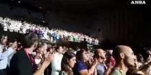 Venezia, standing-ovation per Ellen Burstyn: "Cos&igrave; mi fate piangere"