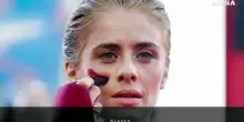 Venezia, Greta Scarano sul red carpet contro i femminicidi
