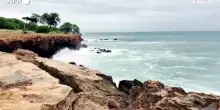 Hawaii, forti mareggiate prima del passaggio dell&rsquo;uragano Lowell
