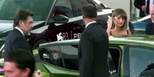 A Venezia Penelope Cruz in rosso, Bardem e Ben Affleck sul red carpet