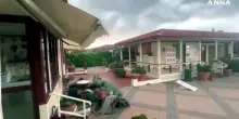 Maltempo in Toscana, forti raffiche di vento sul litorale in Versilia