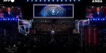 Trump promette: "5 mila dollari a tutti gli americani se vinciamo alle midterm"
