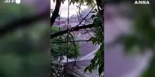 Attacco ucraino nel Daghestan, in fiamme il porto di Makhachkala
