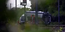 Francia, treno deraglia vicino Rouen: 44 feriti