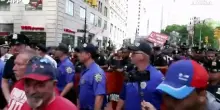 Estrema destra in piazza in Inghilterra e Usa contro musulmani e migranti