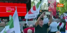 "Bella ciao" e bandiere Pd, la festa dell'Unit&agrave; a Reggio Emilia in attesa di Elly Schlein