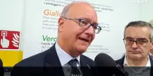 Valditara: 'Stop ai compiti sul registro elettronico, ci vuole il diario'
