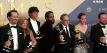 Emmy 2026, vincono 'Widow's Bay' e 'The Pitt'