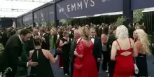 Emmy Awards 2026 trionfano "Widow's Bay" e "The Pitt"