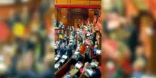 Legge elettorale, protesta opposizioni al Senato: "No alla legge truffa"