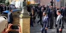 L'arrivo di Mattarella e Meloni ai funerali di Stato di Emma Bonino