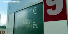 Caro gasolio, al distributore con un camionista. "Per un serbatoio da 500 litri oltre 1.100 euro"