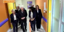 Mattarella visita la stanza rosa del pronto soccorso dell'ospedale di Grosseto