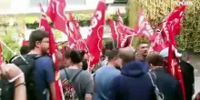 Milano, sciopero dei lavoratori Apple nel giorno del lancio del nuovo iPhone