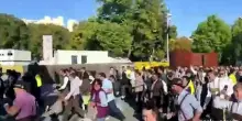 A Monaco apre l'Oktoberfest: la corsa per accaparrarsi la prima birra