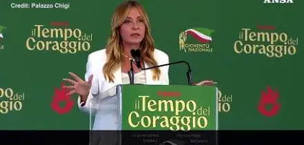 Meloni a Schlein: &ldquo;Non trovi argomenti veri per attaccarci, te li passo io sottobanco&rdquo;