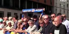 Funerali Mazzola, l'arrivo e l'entrata del feretro a Sant'Ambrogio