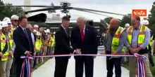 Trump inaugura il nuovo eliporto della Casa Bianca, ecco il taglio del nastro