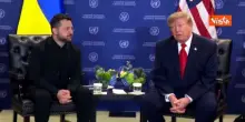 La stretta di mano tra Trump e Zelensky a New York