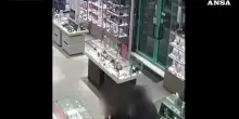 Firenze, due arresti per la rapina in gioielleria a San Donato