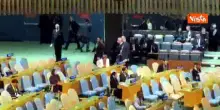 Tajani all'Assemblea Generale dell'Onu si siede in Aula con la delegazione italiana