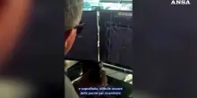 Gli auguri della torre di controllo al pilota in pensione dopo 20mila ore di volo