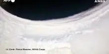 L&rsquo;"Hurricane Hunter" nell'occhio dell'uragano Polo sull'Oceano Pacifico