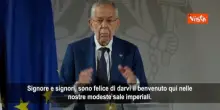 Van der Bellen (Austria) scherza: In Ue non abbiamo bisogno di ballroom come a Washington