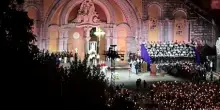 Il Papa: "Legittimare violenze in nome di Dio profana il suo nome"