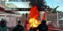 In Francia sciopero generale, gli scontri fra studenti e polizia