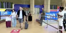 L'attesa dei parenti del volo Flydubai: saputo da tv dell'emergenza