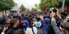 Francia, studenti in rivolta nei licei, governo attiva unit&agrave; di crisi